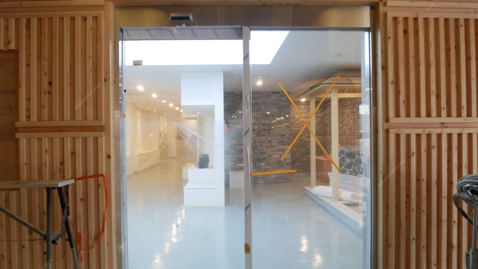 자동문 썸네일 2